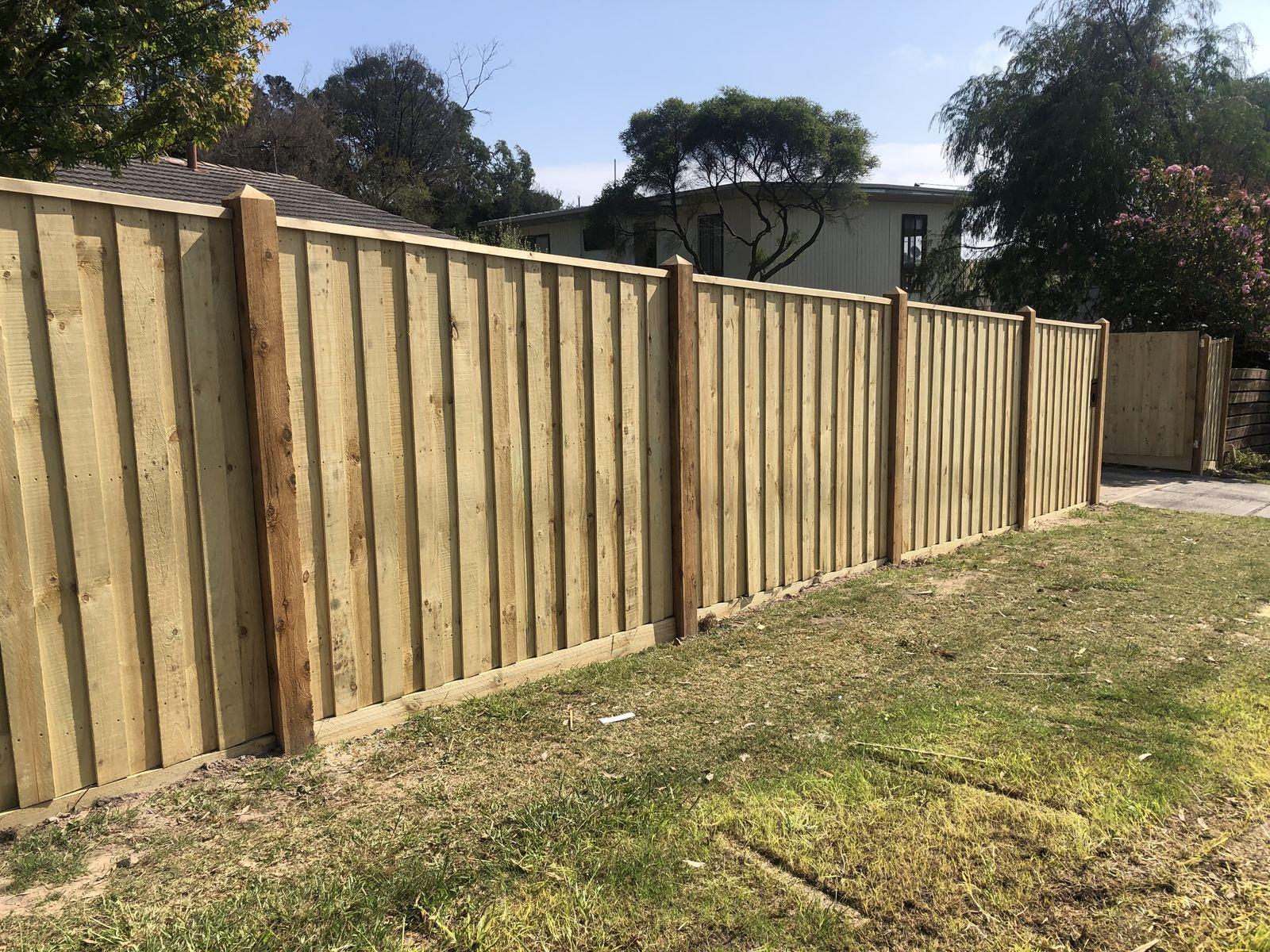 Fencing in Arthurs Seat photo 2