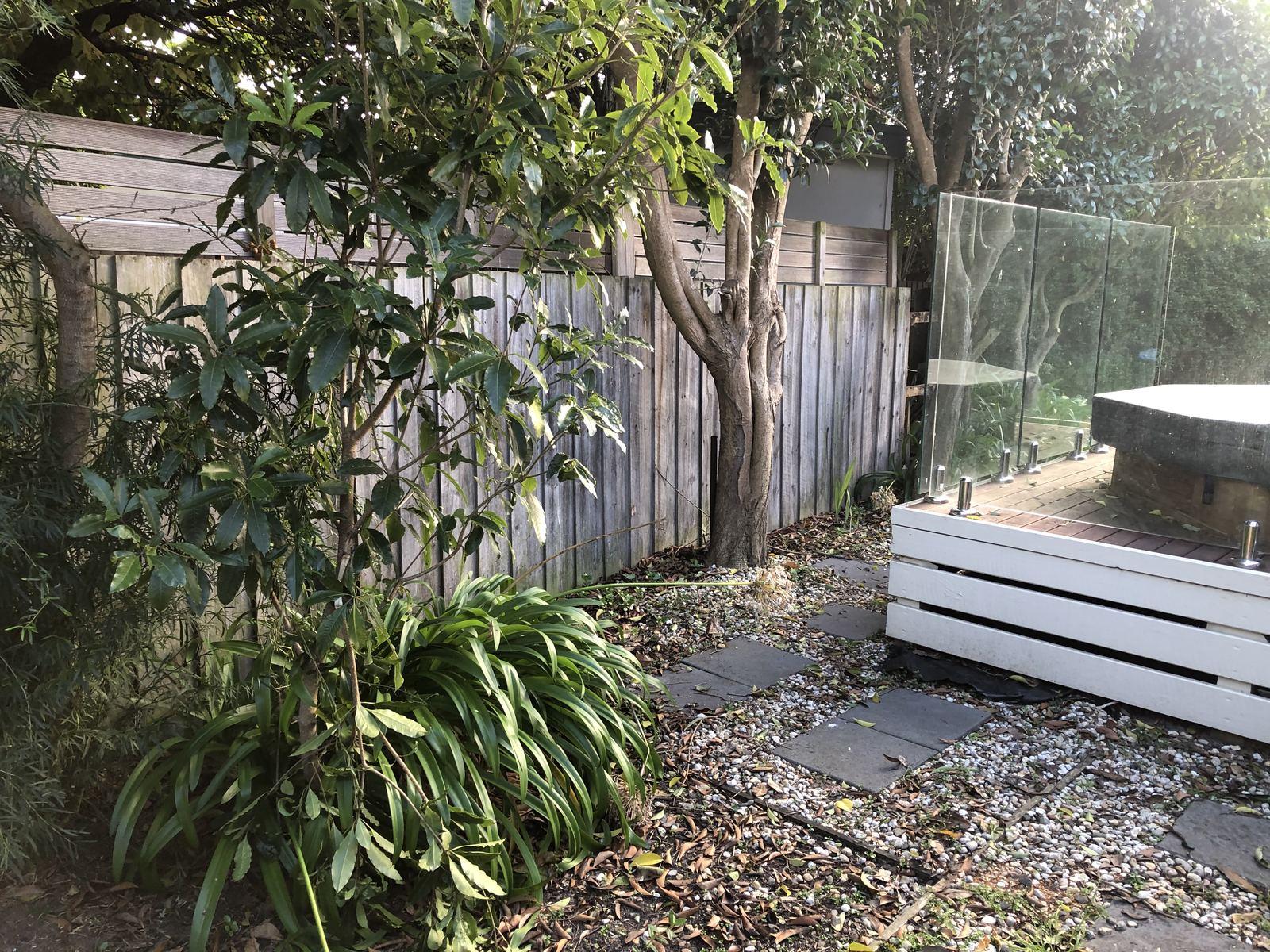 Fencing in Rosebud photo 2