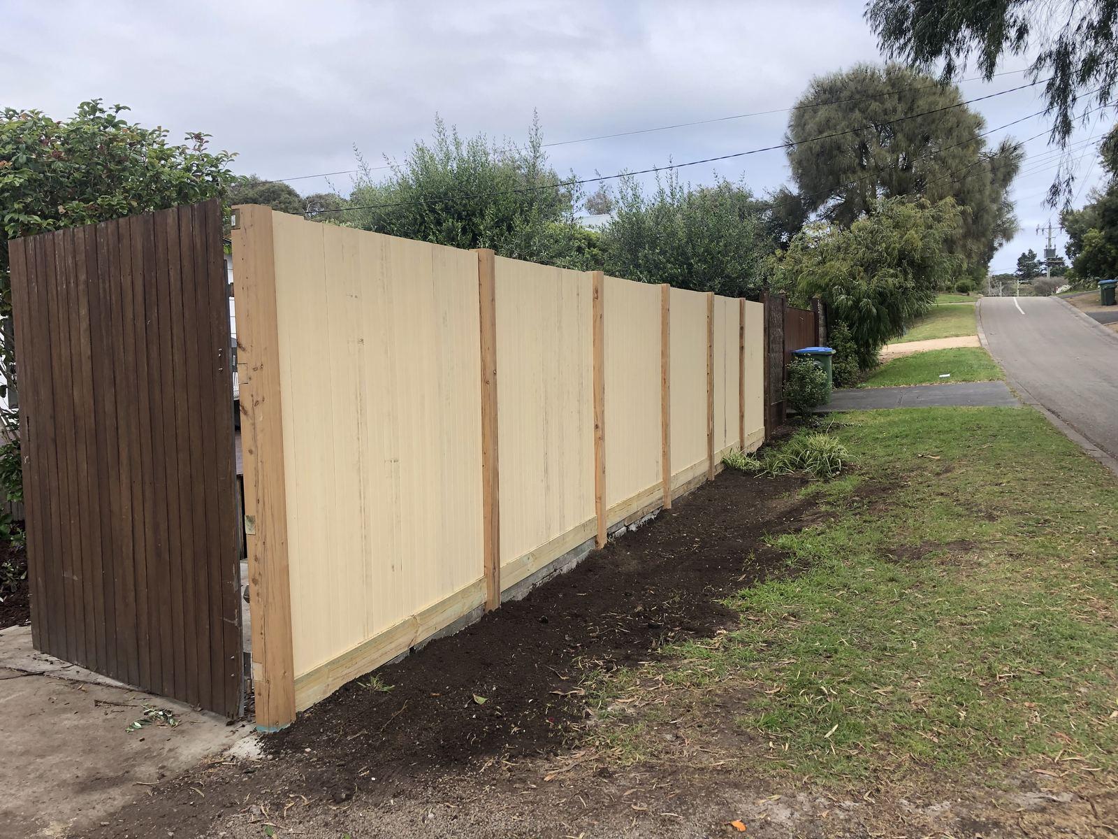 Fencing in Rye photo 35