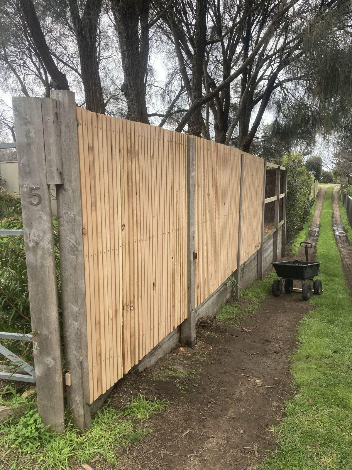 Fencing in Sorrento photo 32